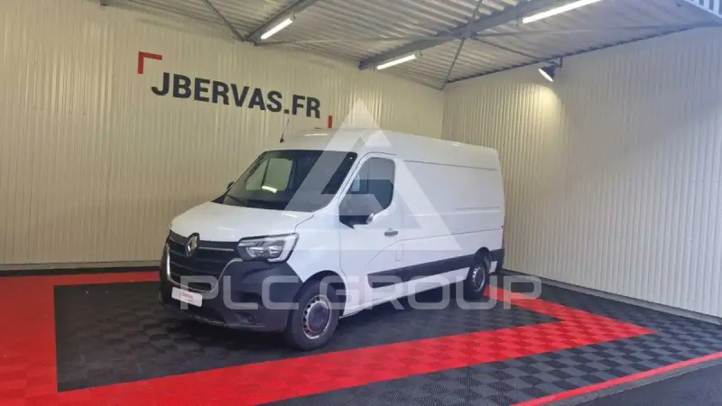 2022 Renault Master