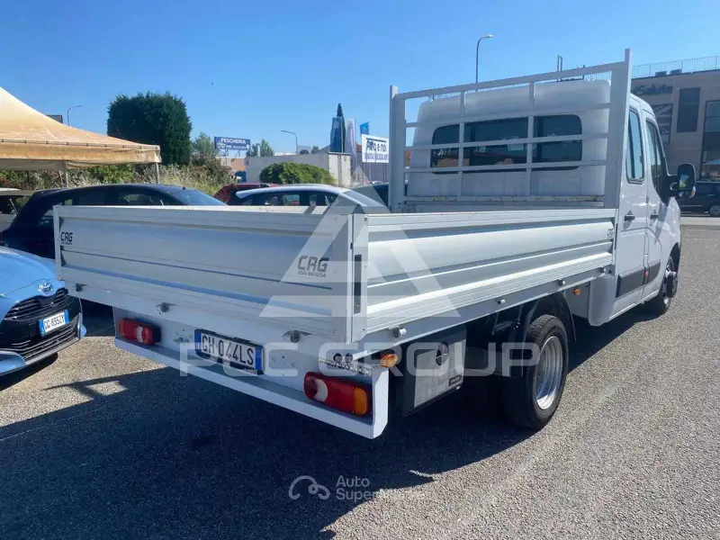 2022 Renault Master