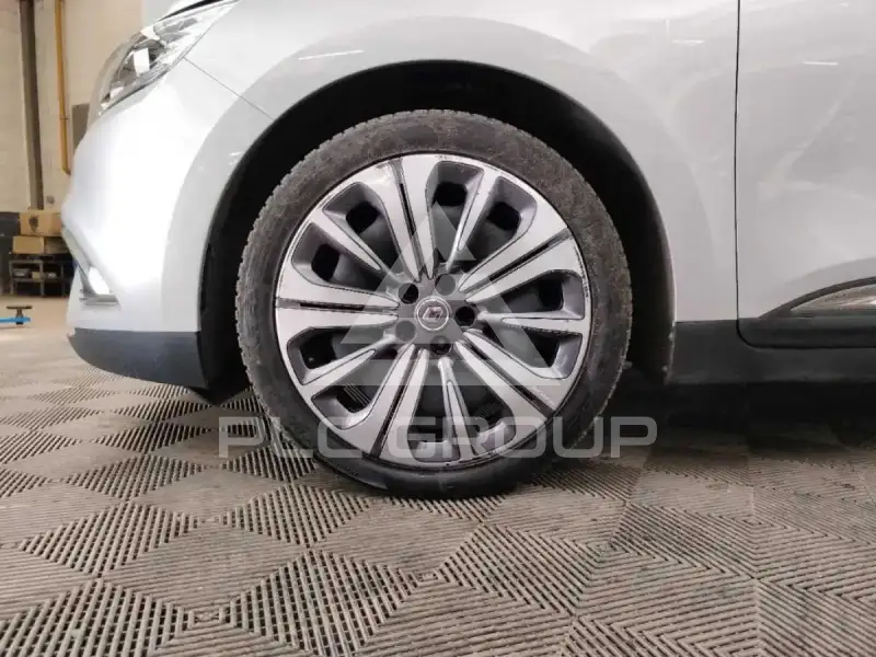 2022 Renault Scenic