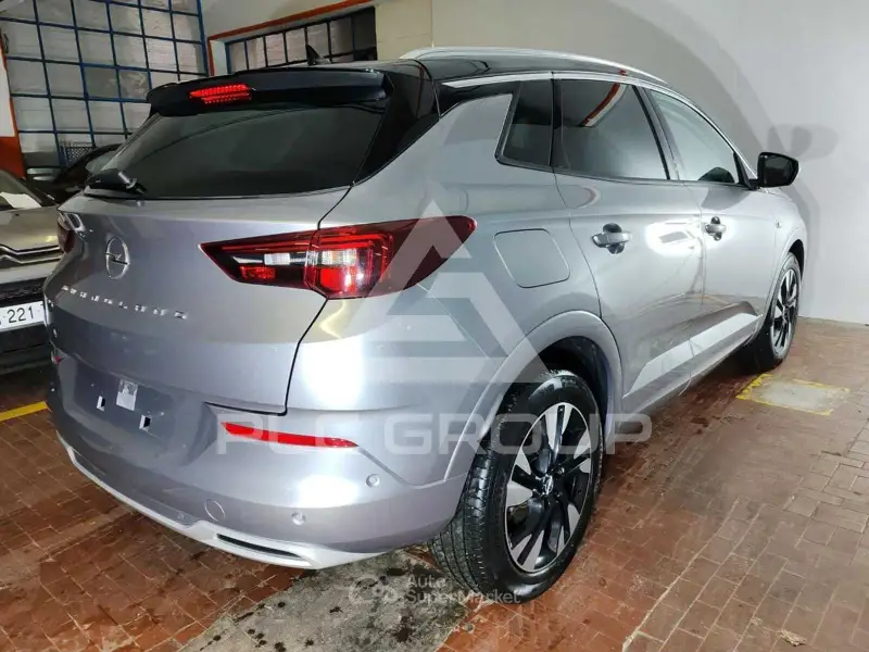2022 Opel GrandlandX