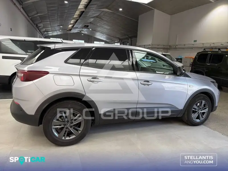 2022 Opel GrandlandX