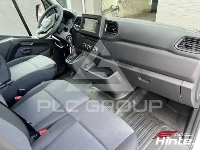 2023 Nissan Interstar