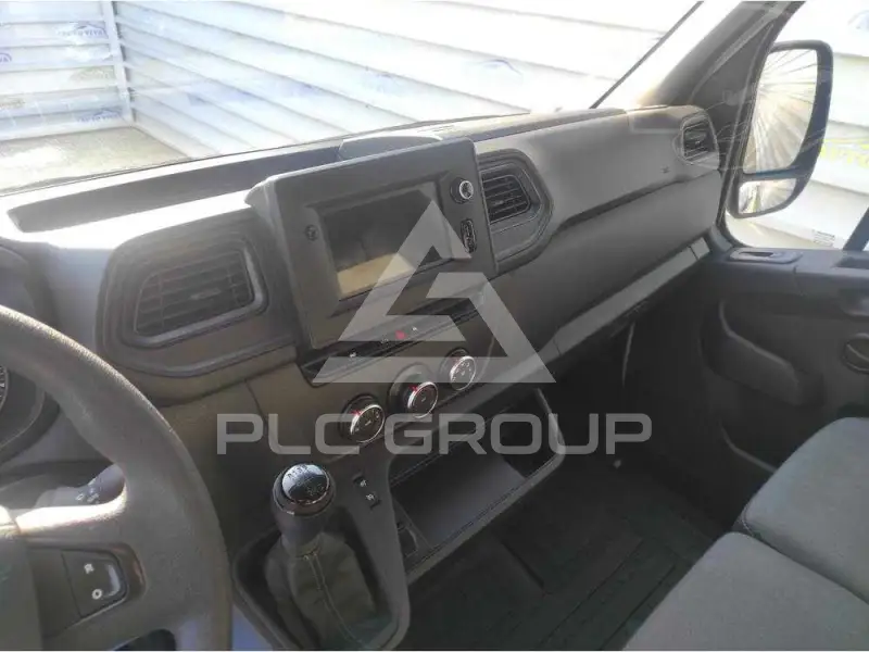 2023 Nissan Interstar