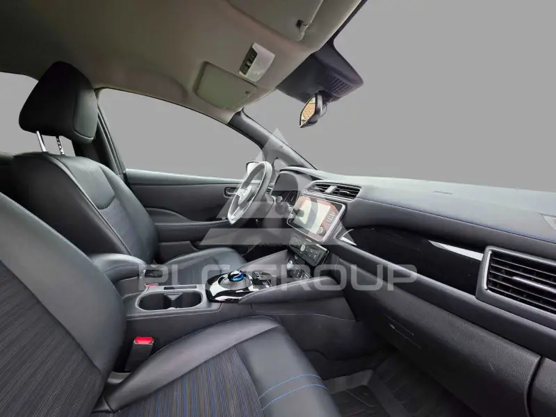 2023 Nissan LEAF