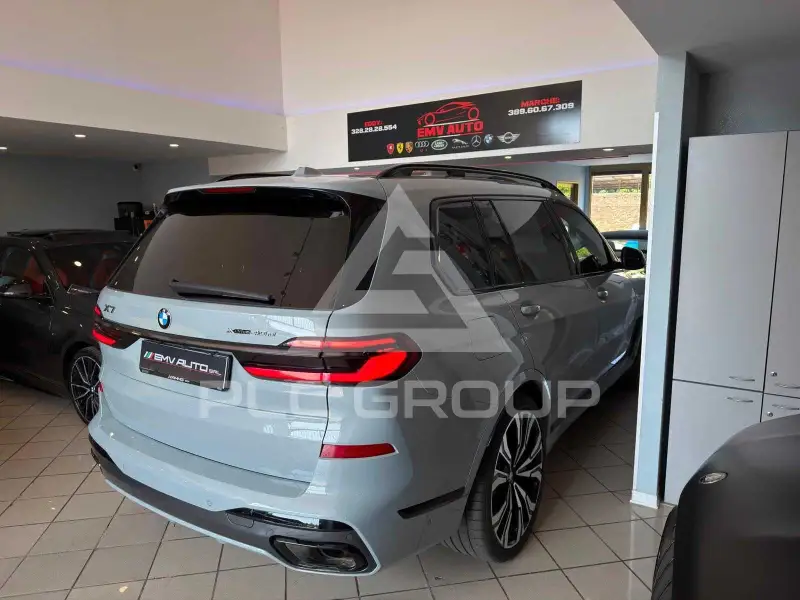 2023 BMW X7