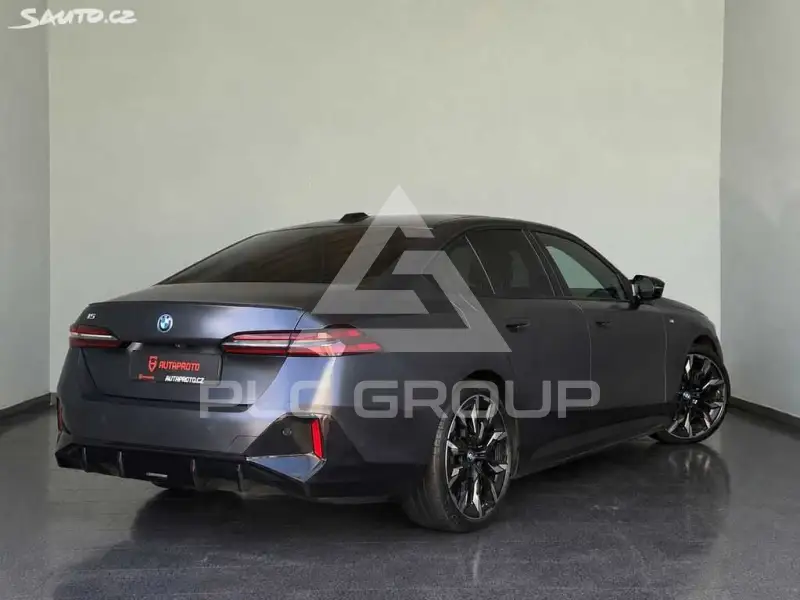 2023 BMW I5