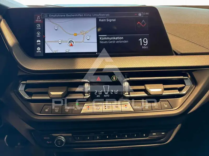 2023 BMW 218