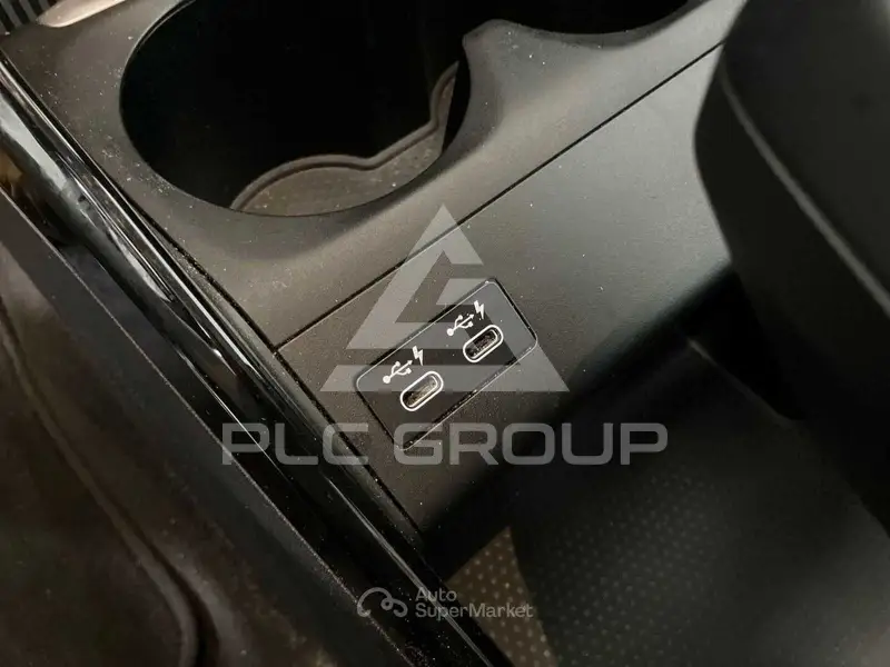 2023 BMW 218