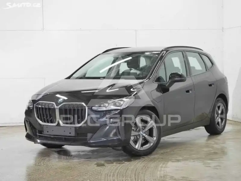 2023 BMW 218