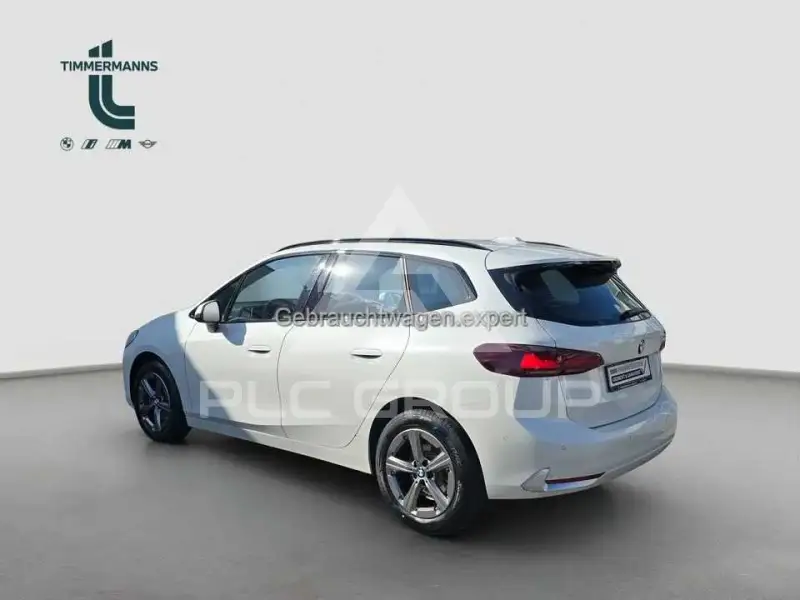 2023 BMW 218