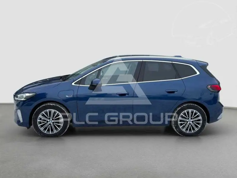2023 BMW 218