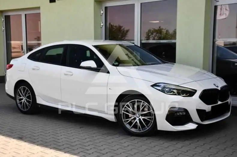 2023 BMW 218