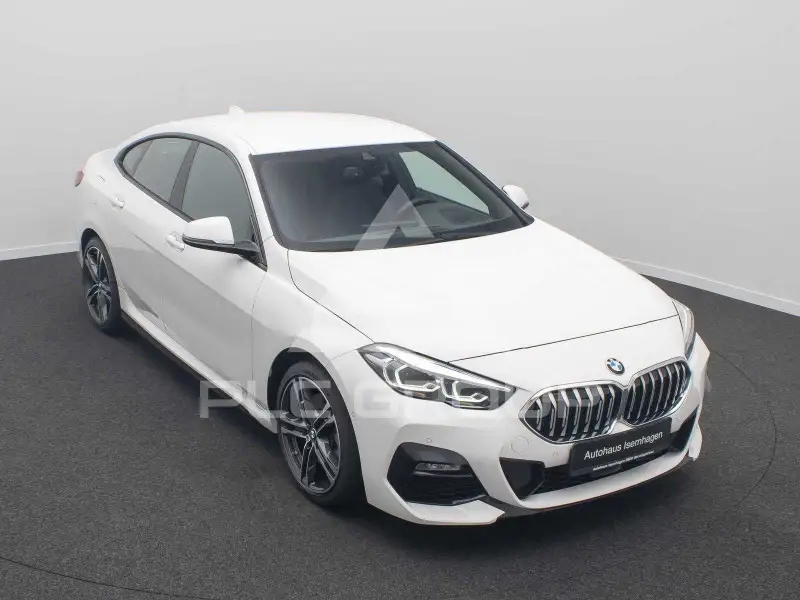 2023 BMW 218