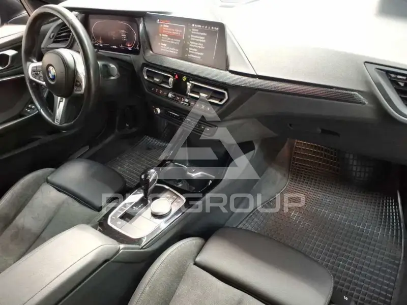 2023 BMW 218