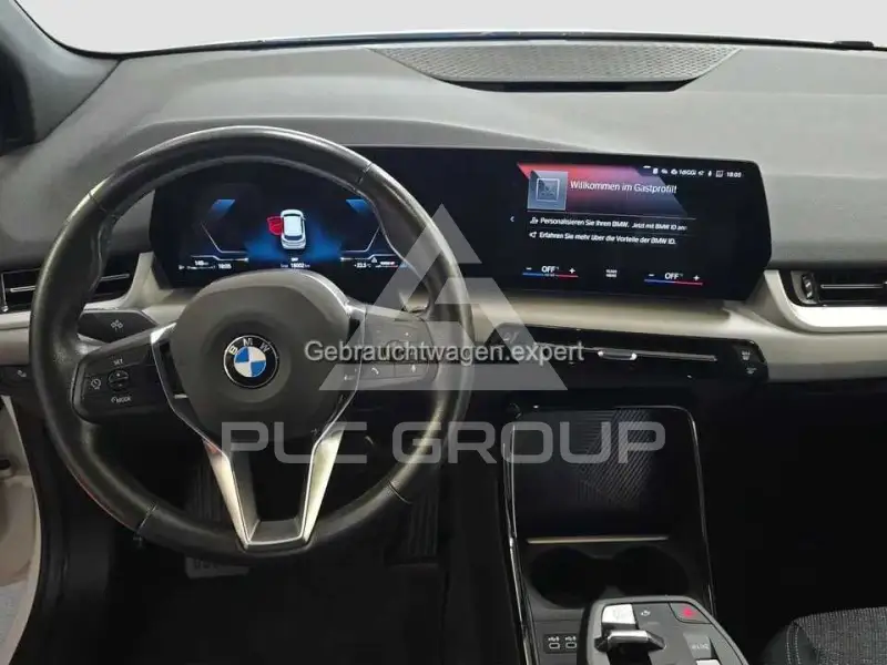 2023 BMW 218