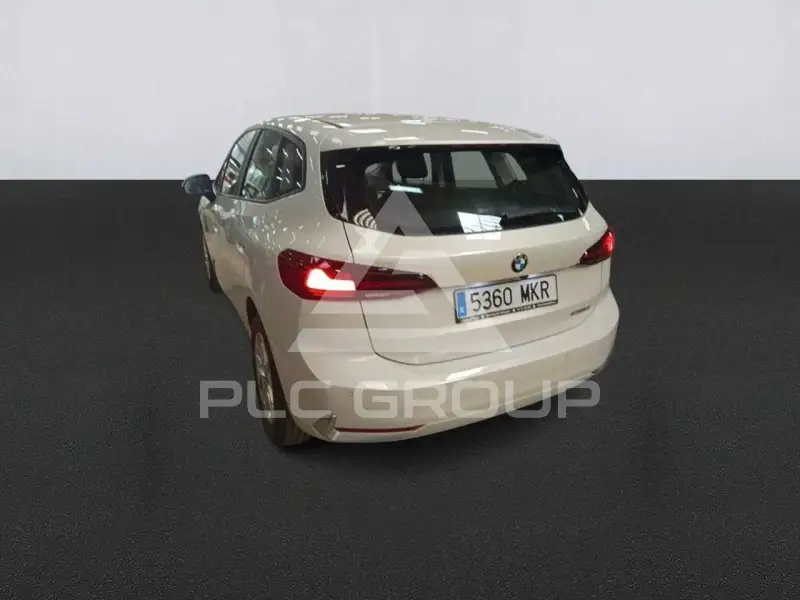 2023 BMW 218