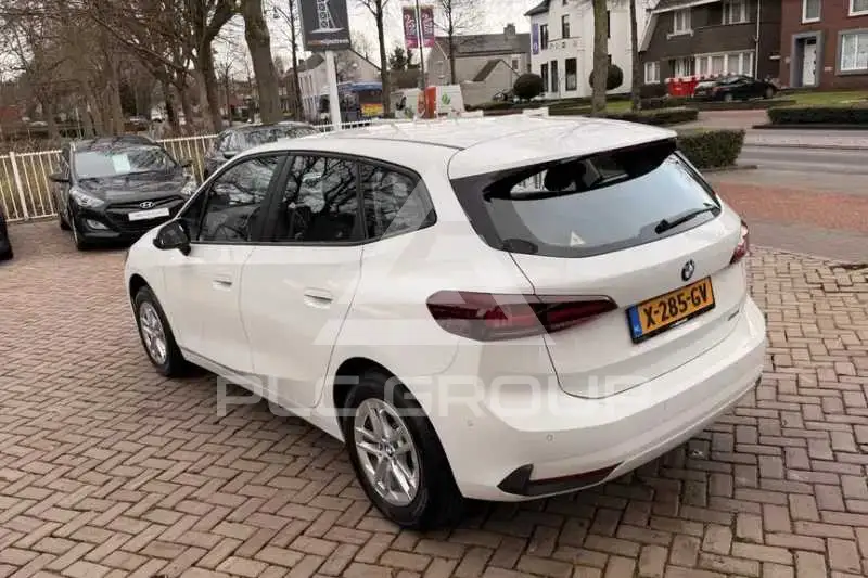 2023 BMW 218