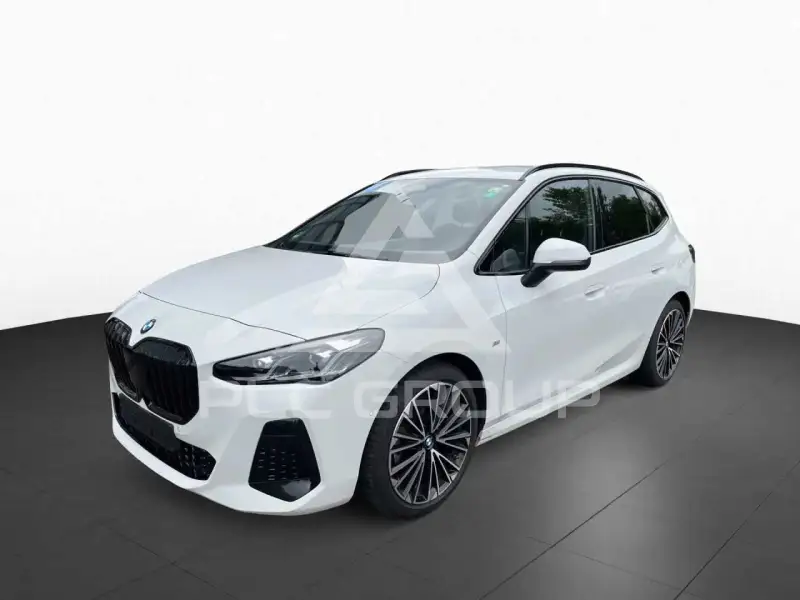 2023 BMW 218