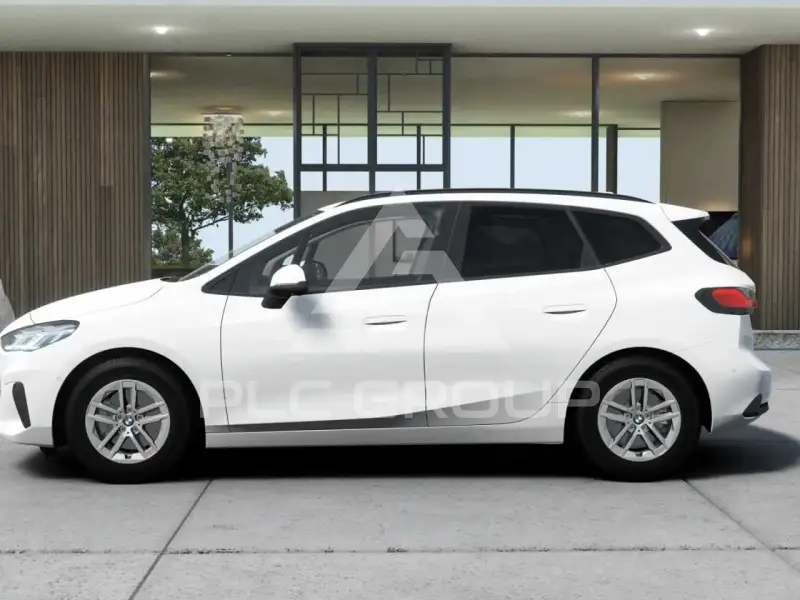 2023 BMW 218