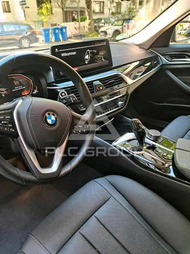 2023 BMW 523