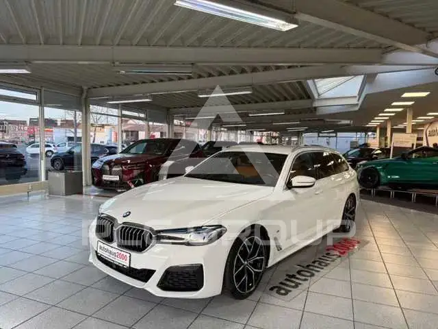 2023 BMW 523