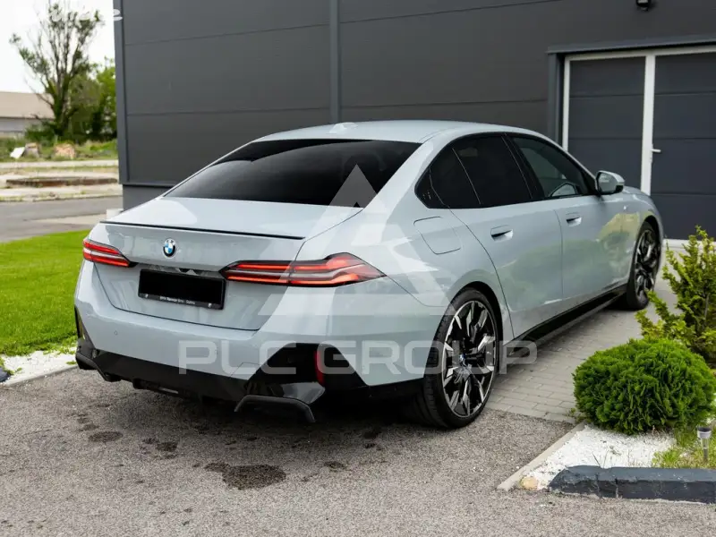 2023 BMW 523