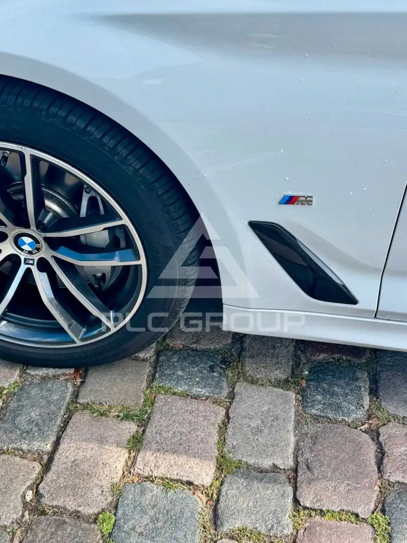 2023 BMW 523