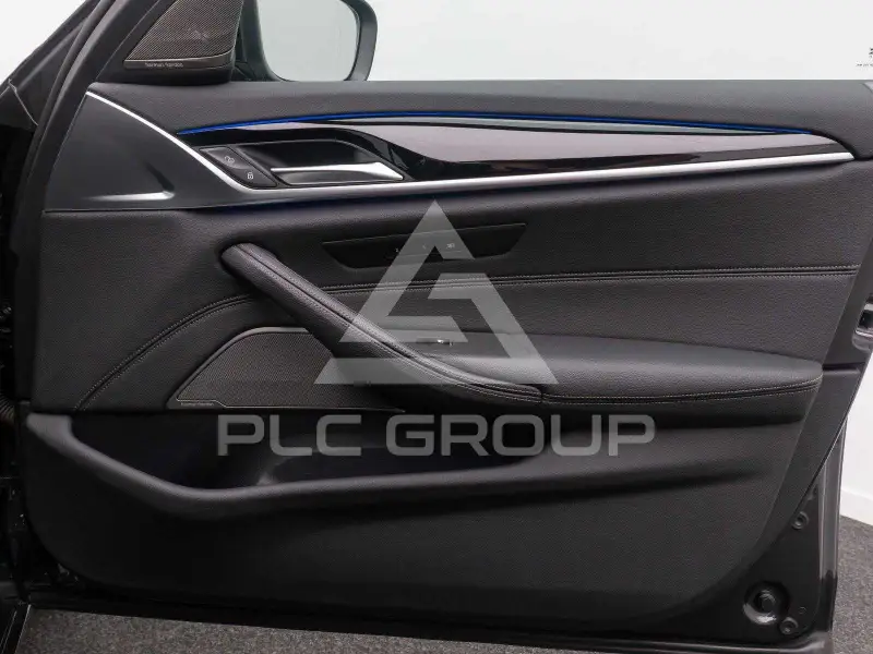 2023 BMW 523