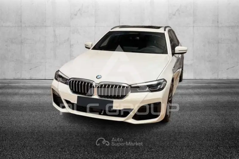 2023 BMW 523