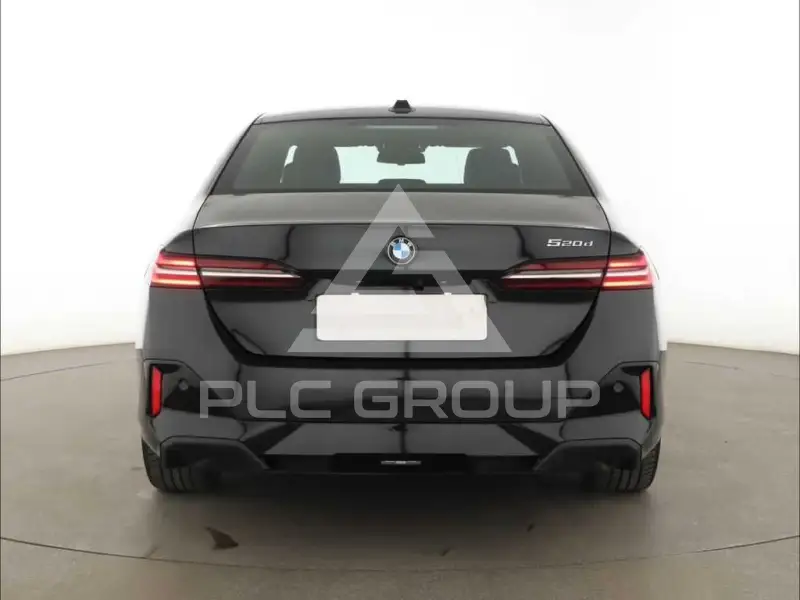 2023 BMW 523
