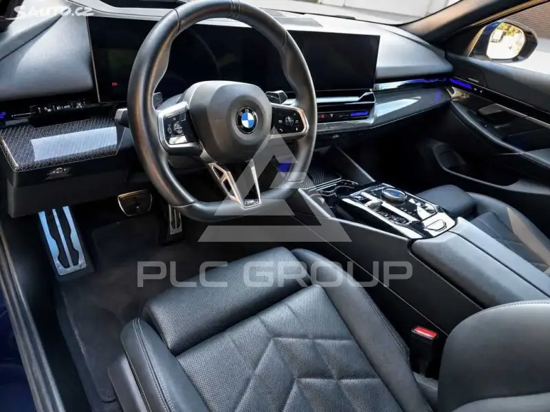 2023 BMW 523