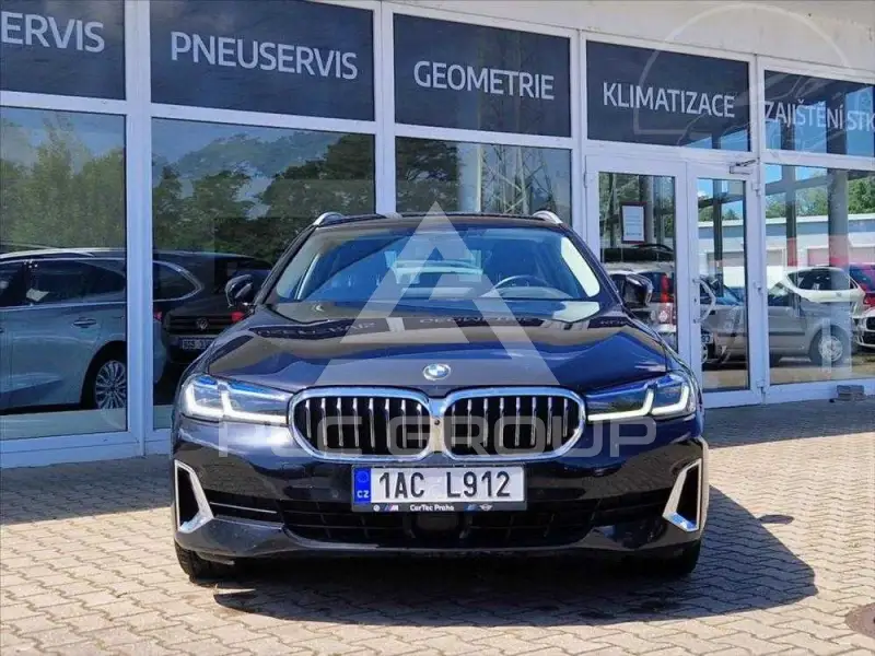 2023 BMW 523
