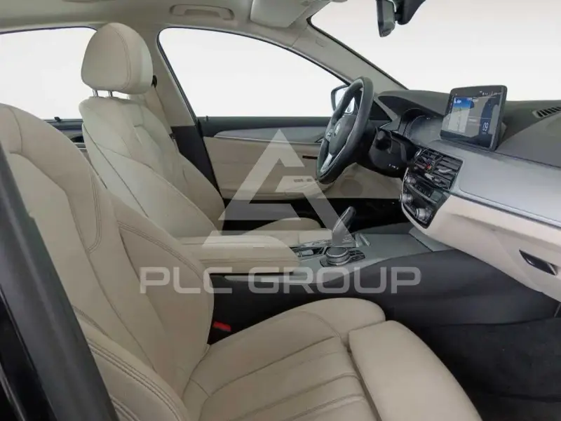 2023 BMW 523