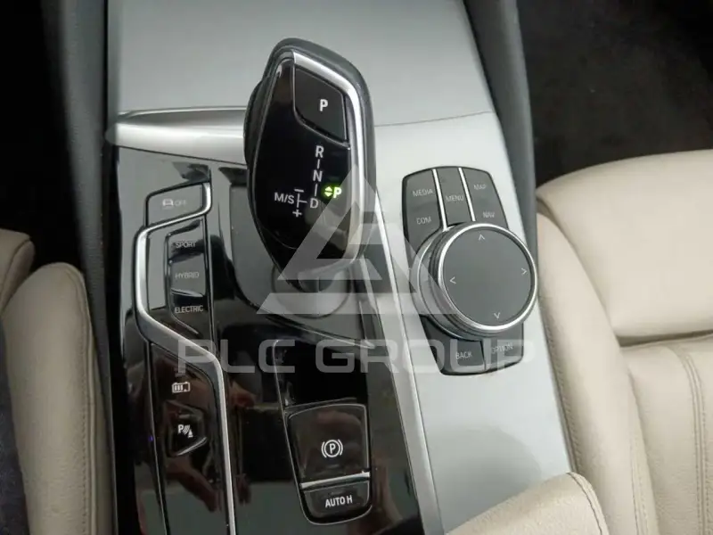 2023 BMW 523