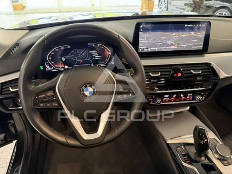 2023 BMW 523