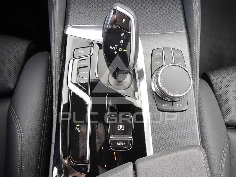 2023 BMW 523
