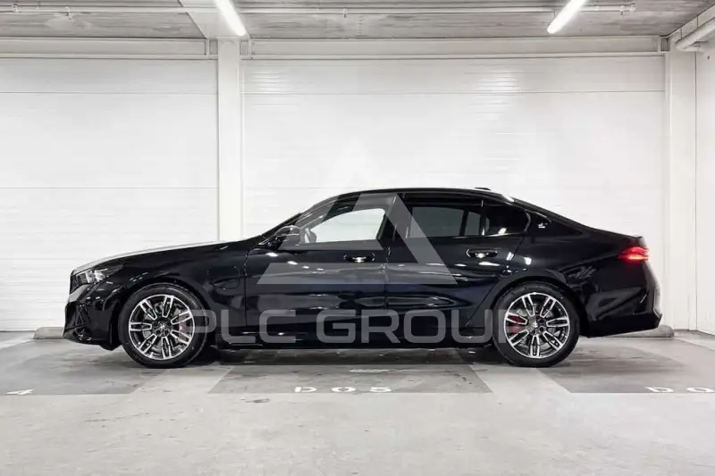 2023 BMW 523