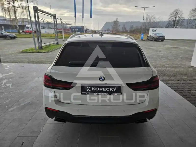 2023 BMW 523