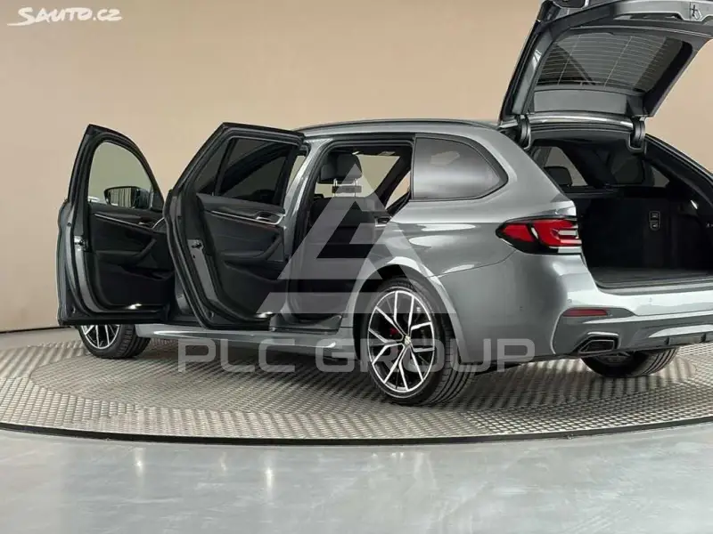 2023 BMW 523