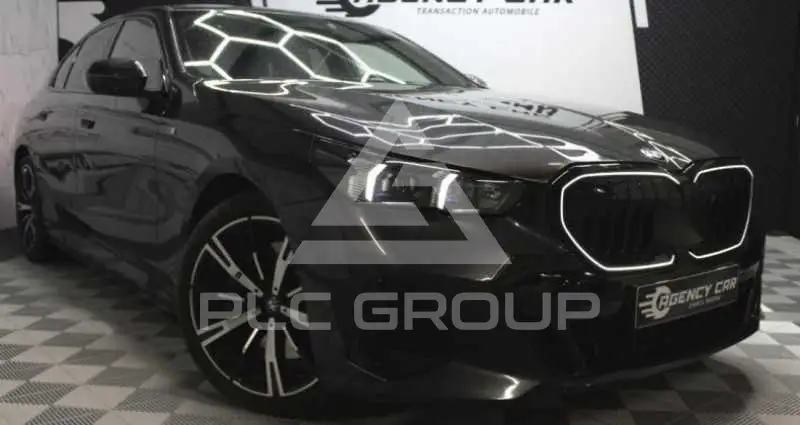 2023 BMW 523