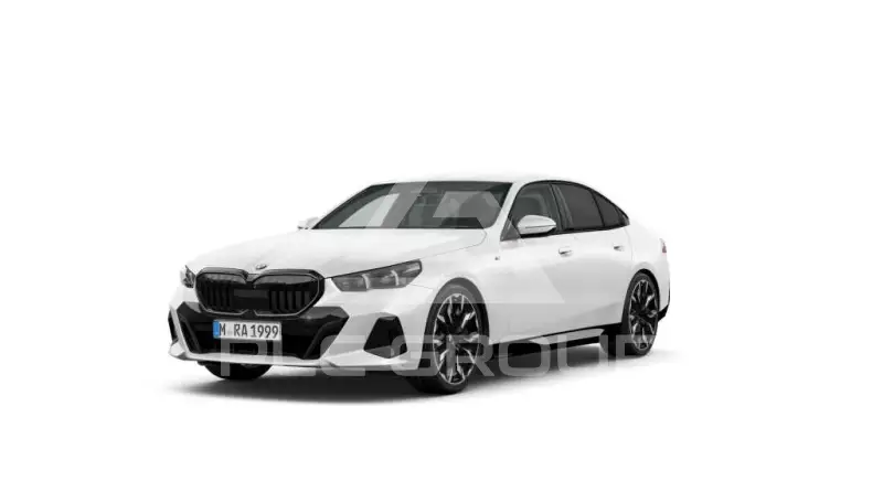 2023 BMW 523