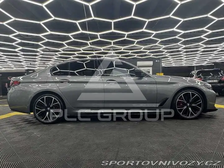 2023 BMW 523