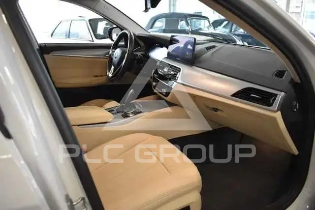 2023 BMW 523