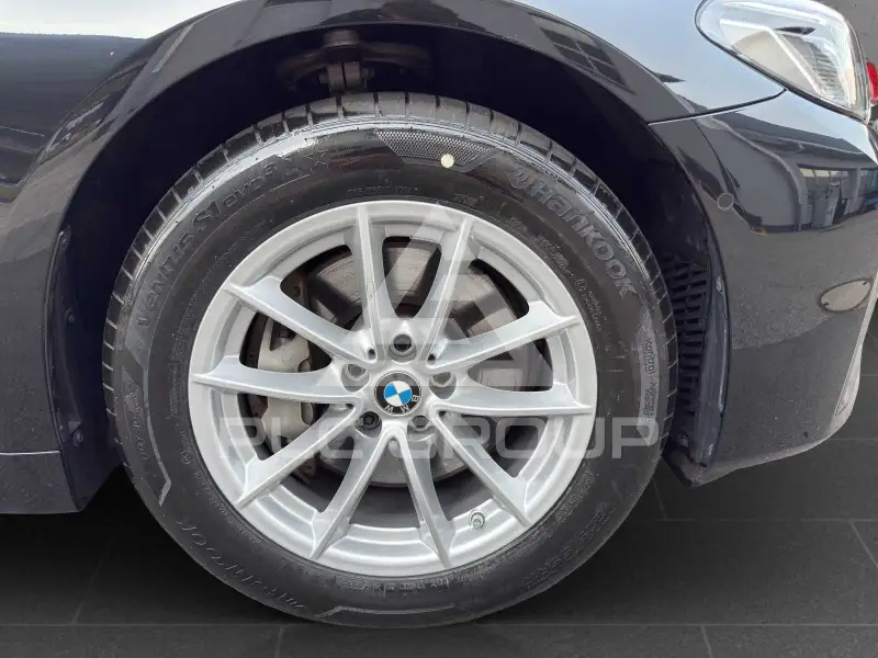 2023 BMW 523