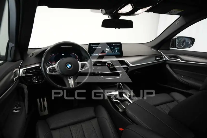 2023 BMW 523