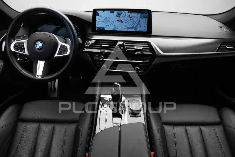 2023 BMW 523
