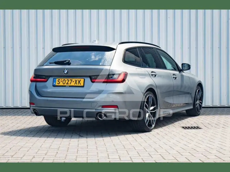 2023 BMW 330