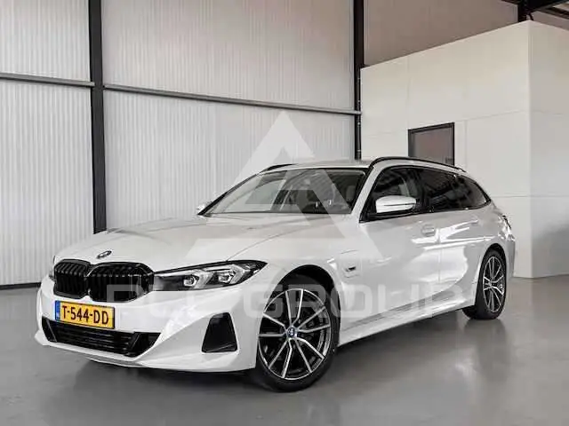 2023 BMW 330