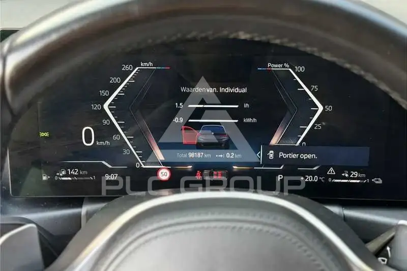 2023 BMW 330