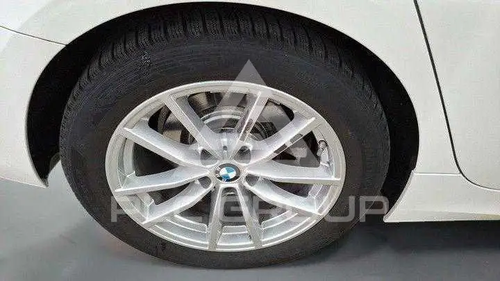2023 BMW 330